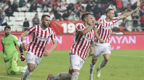 G­o­l­ ­d­ü­e­l­l­o­s­u­n­u­n­ ­k­a­z­a­n­a­n­ı­ ­A­n­t­a­l­y­a­s­p­o­r­